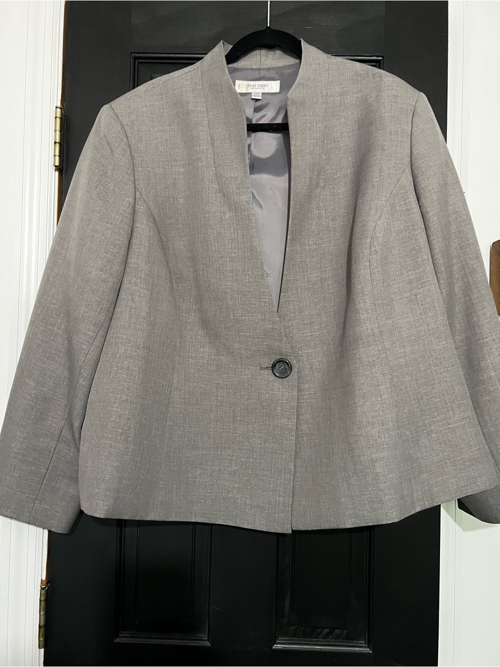 Jones Studio Light Gray Collarless Single-Button Blazer